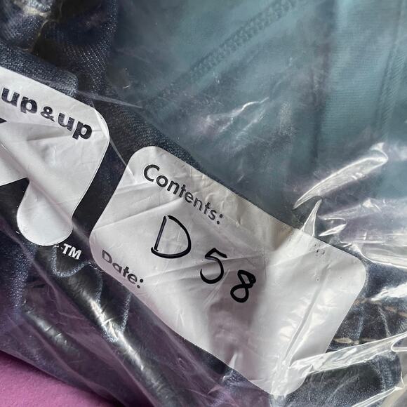 KUT‎ from the Kloth Catherine Dark Wash Denim Cuffed Shorts - Size 4 - Picture 10 of 10